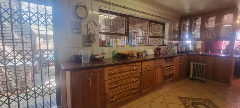 4 Bedroom Property for Sale in Fraaiuitsig Western Cape